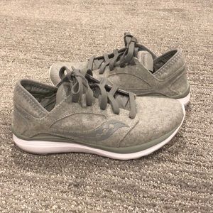 Saucony Kineta series wool sneaker size 8